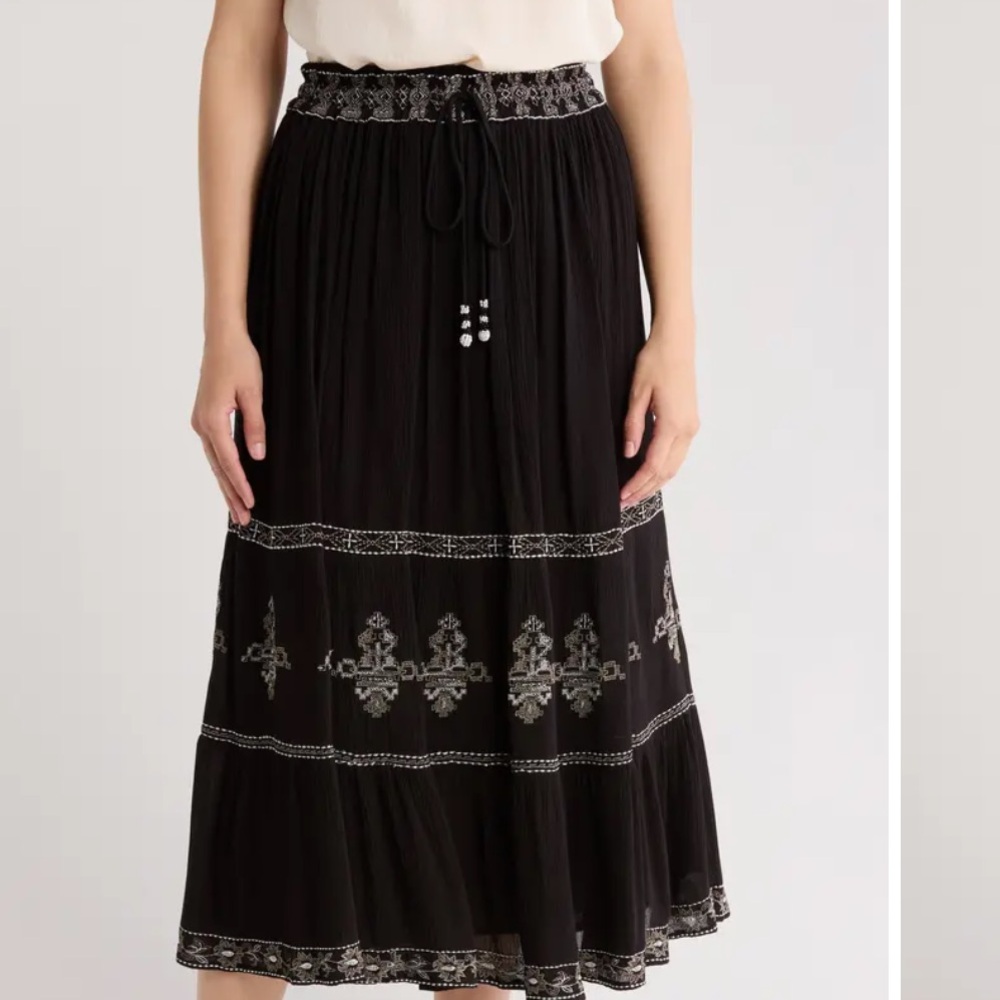 XL Elie Tahari Black Midi Skirt with White Embroidery